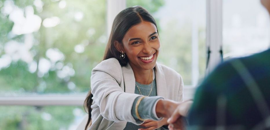 Critérios legais e cuidados essenciais na contratação