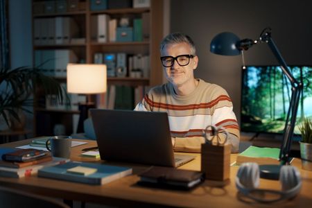 Vagas home office: inclusão etária ainda é desafio