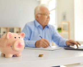13º salário dos aposentados: veja quem recebe e quando