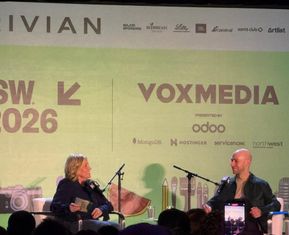 Por que seguimos líderes narcisistas? Insights de Brené Brown e Adam Grant no SXSW 2026