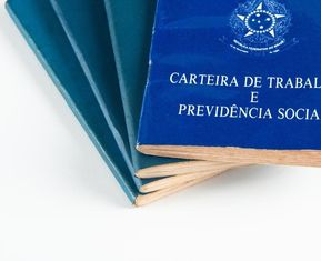 Ainda preciso tirar carteira de trabalho física? Nós explicamos