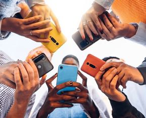 Redes sociais e trabalho: o que pode causar demissão por justa causa