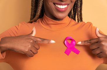 Outubro rosa: políticas públicas e corporativas para a Saúde da Mulher