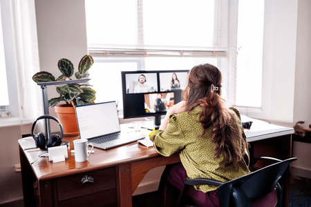 Fim do Novo Normal: Trabalho Híbrido e Remoto Perdem a Força