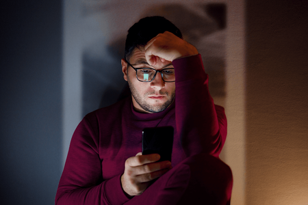 Do lazer a dependência: Vícios online e trabalho em choque