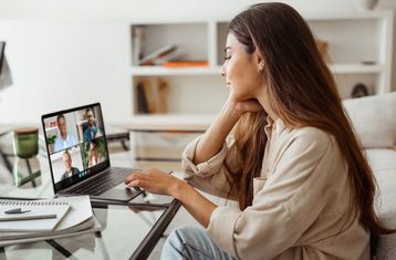 Entre o Sofá e o Escritório: Os Dilemas do Trabalho em Home Office