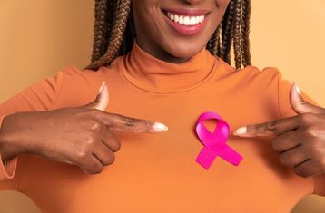 Outubro rosa: políticas públicas e corporativas para a Saúde da Mulher