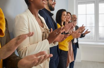 O poder das práticas de reconhecimento para motivar e engajar